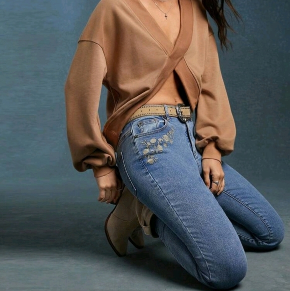 Embroidered Stretch Skinny Jeans - Picture 1 of 4